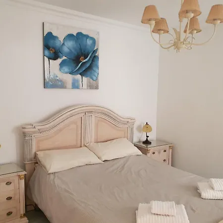 Villa Fun Family Villa-crazy Golf Course-heated Pool-cocktail Bar-jacuzzi-games Room-wifi &uk Tv Puerto del Carmen (Lanzarote)