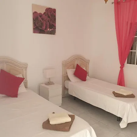 Fun Family Villa-crazy Golf Course-heated Pool-cocktail Bar-jacuzzi-games Room-wifi &uk Tv Villa